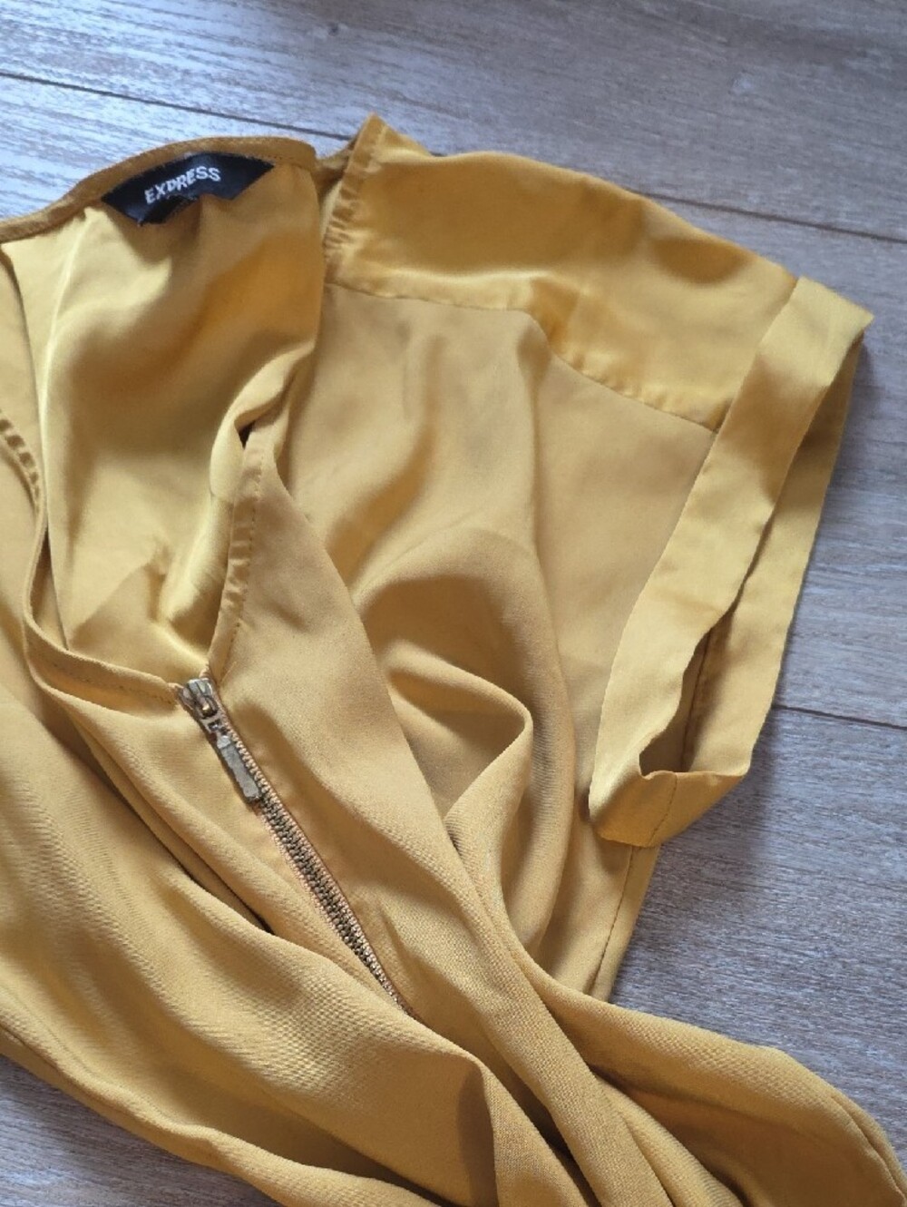 ❤️ 3/$25 Express Mustard Yellow V-Neck Zip Tunic